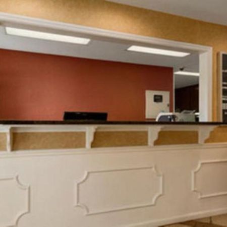 Baymont By Wyndham Greenville Beltér fotó
